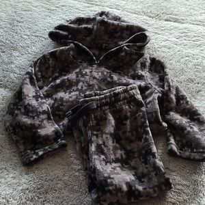 Baby boys 18 mo fleece set